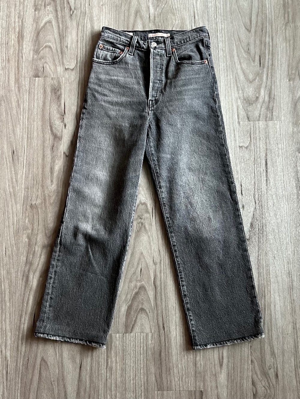 Levi's Ribcage Straight Ankle Jeans (Black Worn In, 24, EUC)